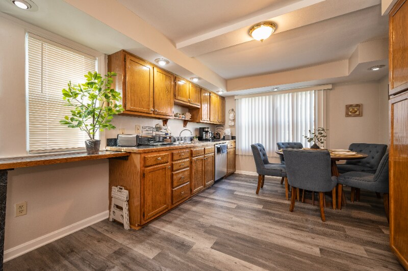 Building Photo - 3722 Bainbridge Rd