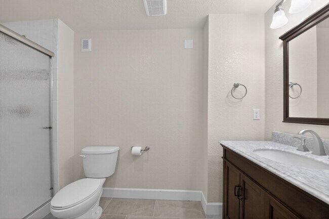 Building Photo - 5559 Wickerdale Ln