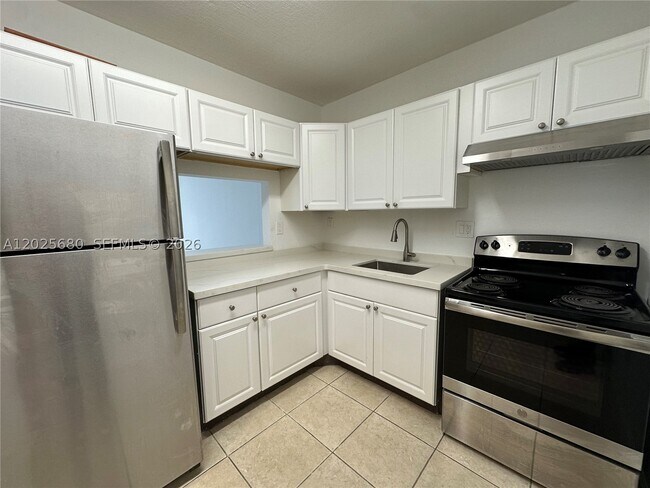 Building Photo - 10900 SW 104th St