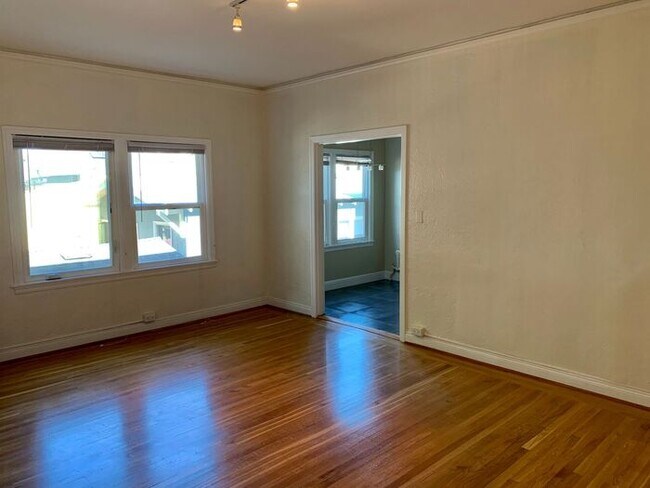 Building Photo - 507 Forest St