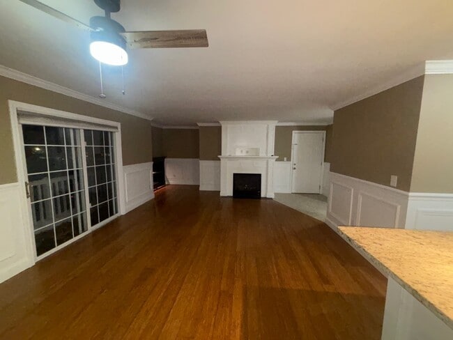 Building Photo - 4 Deer St