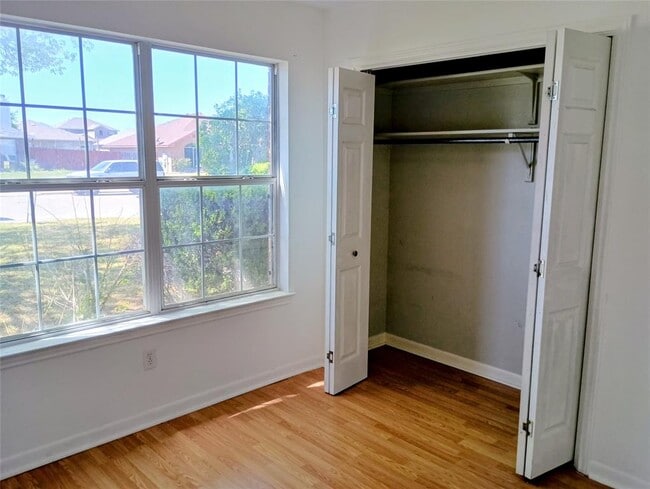 Building Photo - 2047 Cornerstone Dr