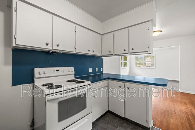 Building Photo - 3501 Redick Ave