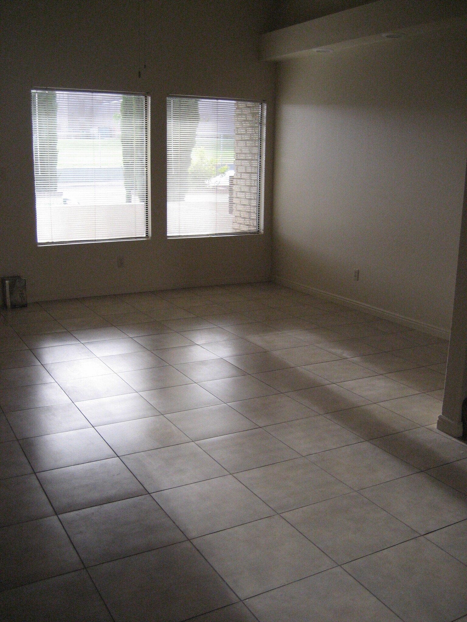 Building Photo - 777 S 400 E
