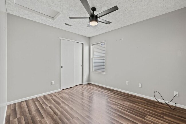 Building Photo - 1522 Sargas St