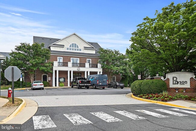 Building Photo - 12921 Centre Park Cir