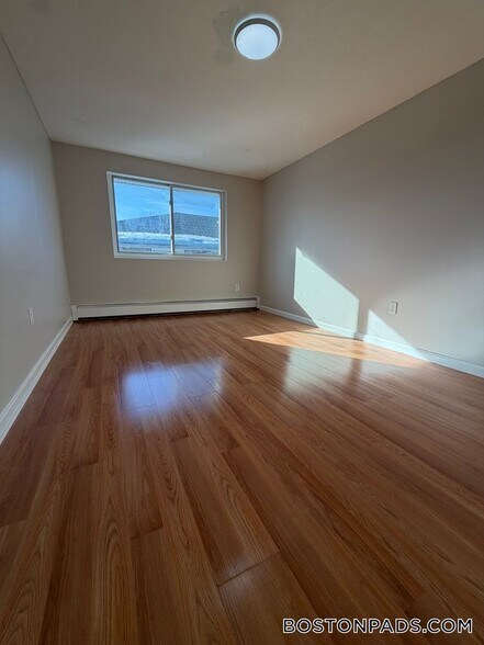 Building Photo - 148 Willard St