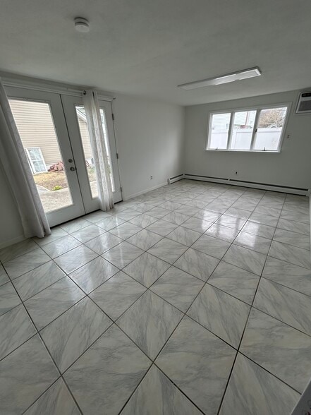 Building Photo - 405 Massapequa Ave