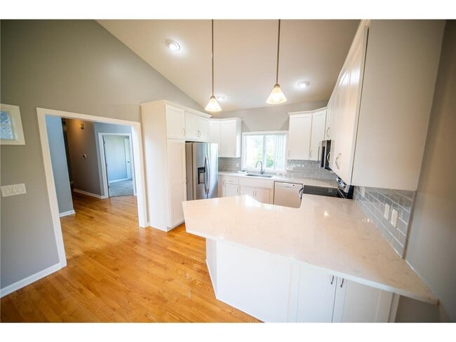 Building Photo - 5182 Southern Ridge Ln SW