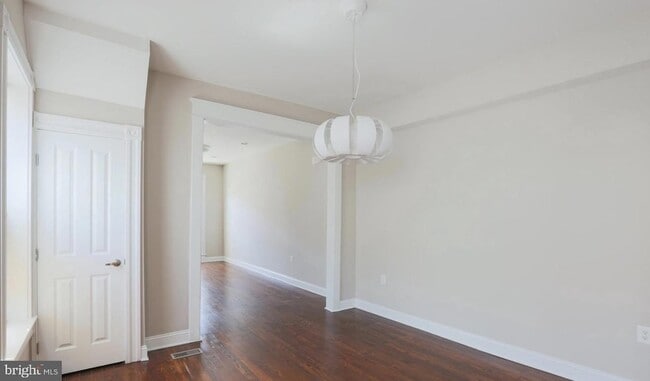 Building Photo - 901 N Montford Ave