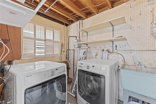 Building Photo - 189 Lawson Rd