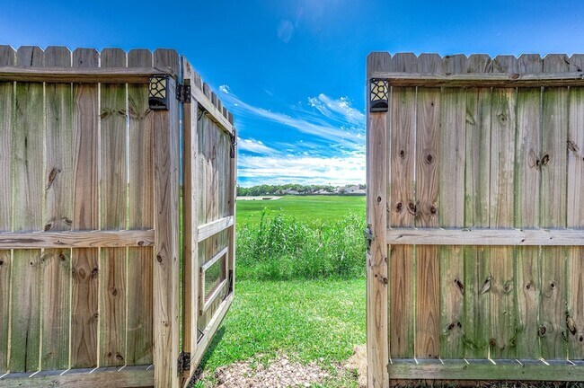 Building Photo - 4502 Park Trail Ln