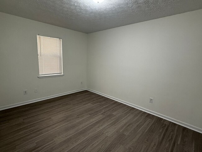 Building Photo - Cozy Pet-Friendly, 2-Bedroom, 1-Bath Duplex in West Athens