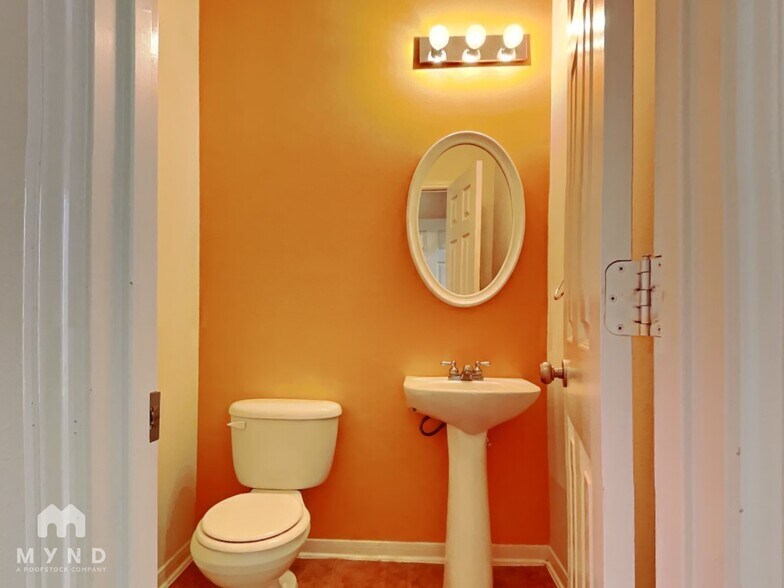 Building Photo - 17934 Barton Ridge Ln