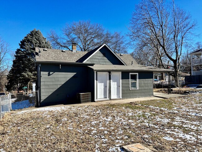 Building Photo - Spacious single family home in Independenc...