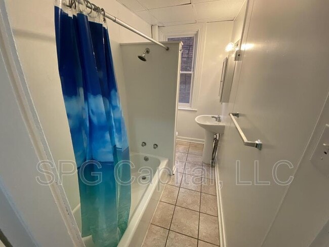 Building Photo - 233 W Jackson St