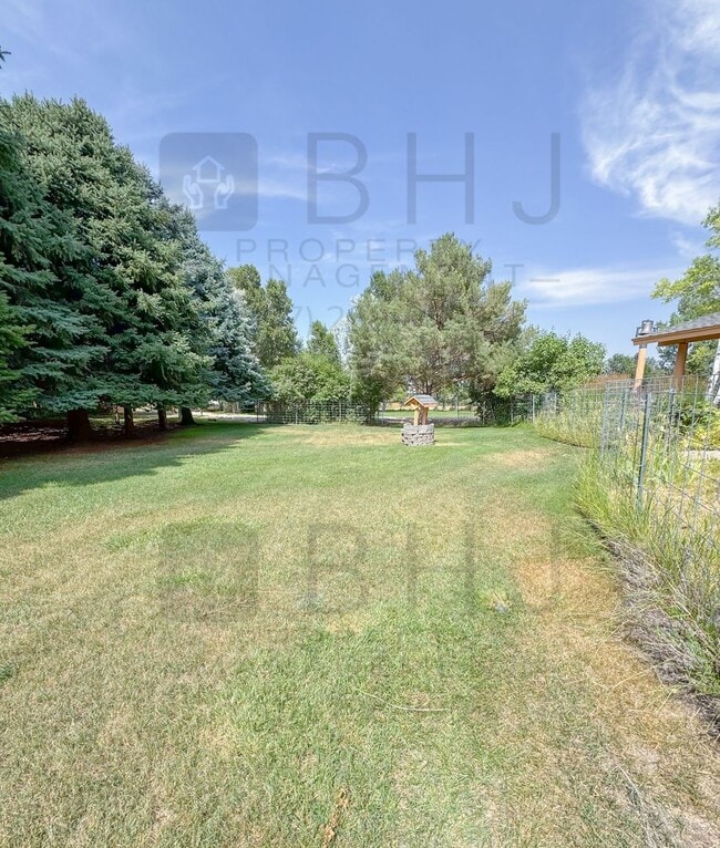 Building Photo - 21 Mills Ln