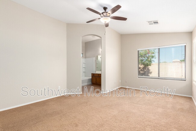 Building Photo - 33411 N Stone Ridge Dr