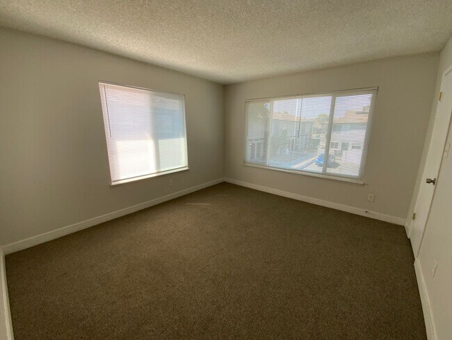 Building Photo - 3361 Civic Center Dr