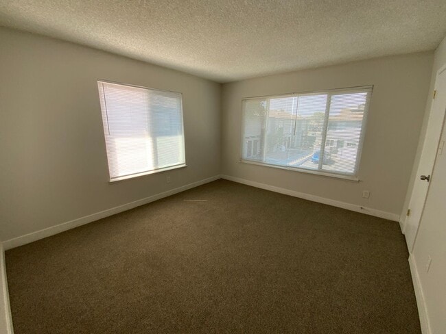 Building Photo - ***JUSTED REDUCED!!!*** Two-bedroom, one-and-a-half-bath townhouse in North Las Vegas.