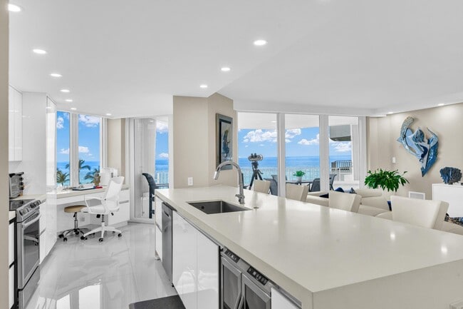 Building Photo - 550 S Ocean Blvd