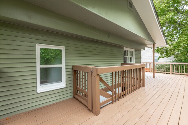 Back Deck - 219 Vreeland St