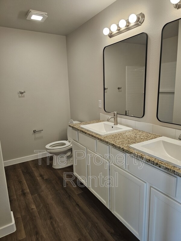Building Photo - 6109 Buckthorn Dr