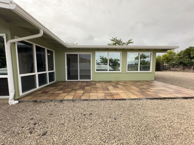 Building Photo - 1301 Kuuna St
