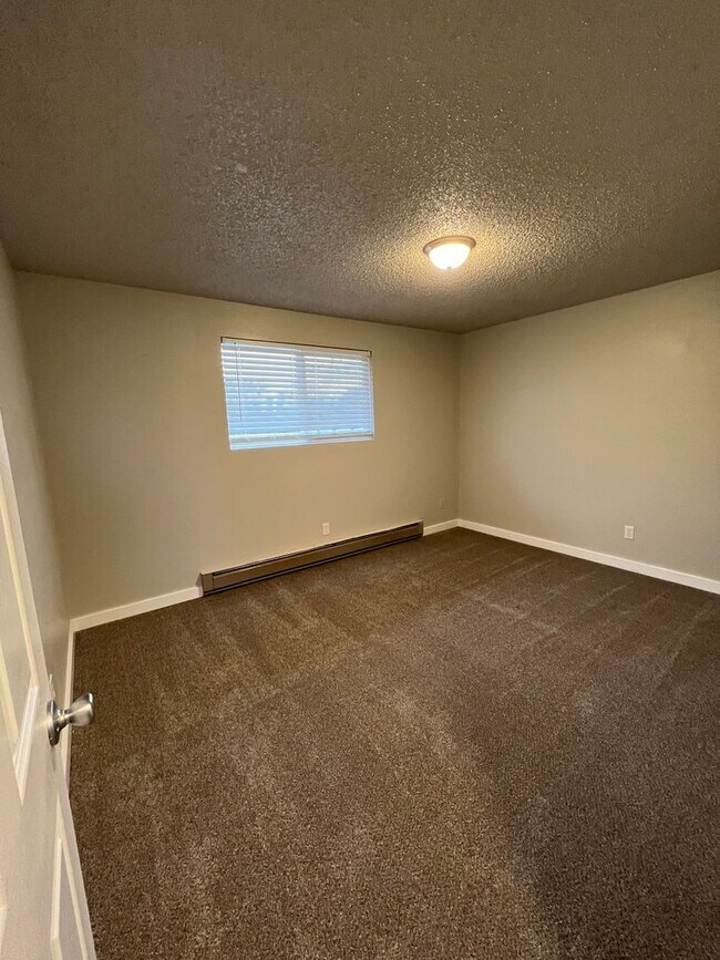 Building Photo - 328-328 E Wabash Ave