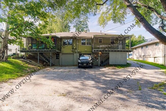 Building Photo - Close to downtown OP!!! Includes Water, El...