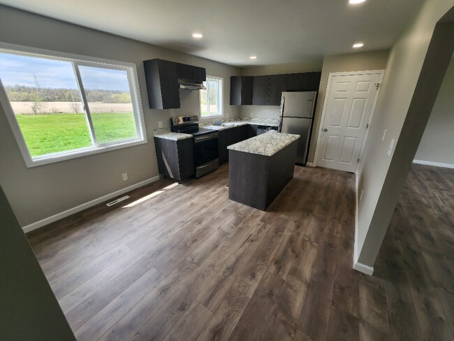 Building Photo - 6183 N Webster Rd