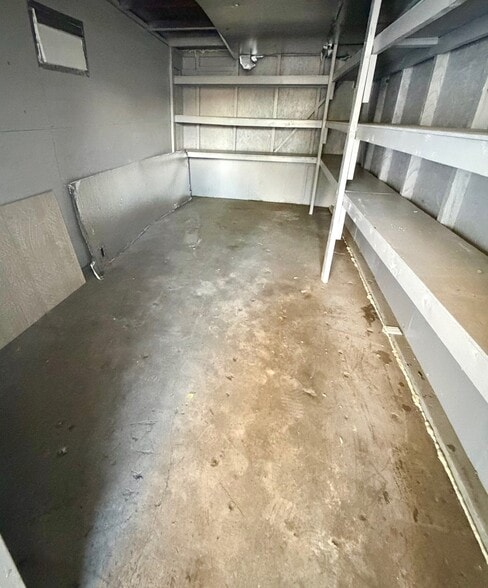 Building Photo - 1144 E Wilson Ave