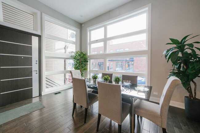 Building Photo - 2019 N Bingham St