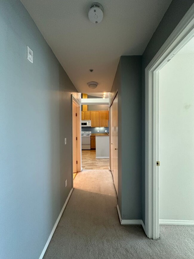 Building Photo - 2Bd/2Ba Seattle Condo