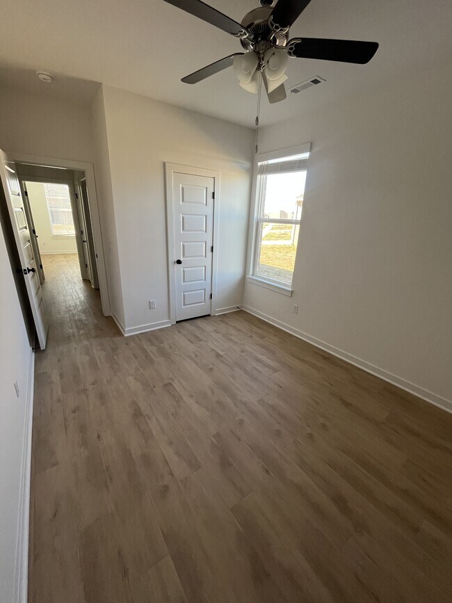 Building Photo - 464 W Gosling Isle