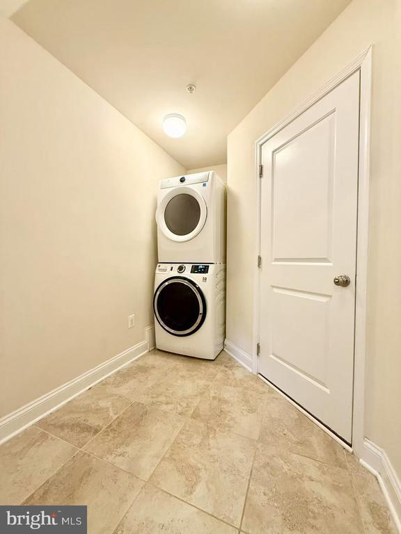 Building Photo - 7127 Judicial Mews