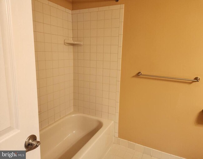 Building Photo - 449 Oakmont Ct