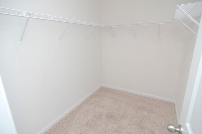 Building Photo - 116 Leslie Silver Dr