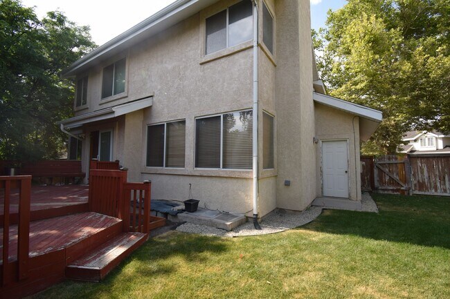 Building Photo - 2122 Rainbow Point Dr