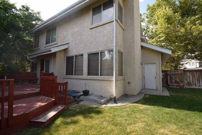 Building Photo - Bright Holladay 4 Bed Home – High Ceilings in Prime Location!!