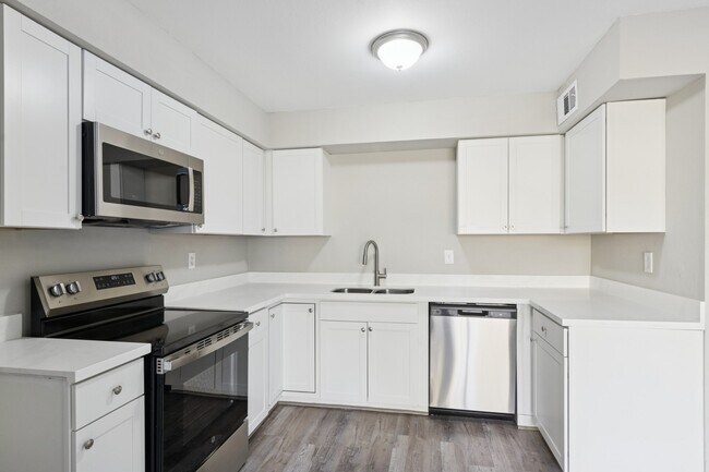 Building Photo - 9114 Kempwood Dr