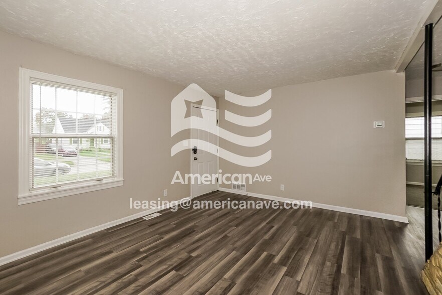 Building Photo - 3187 Lincoln St