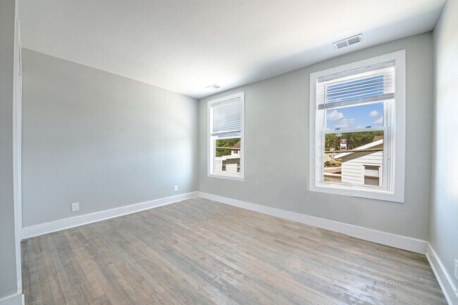 Building Photo - 201 S Main St