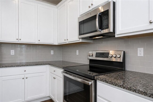 Building Photo - 3370 Highbury Way