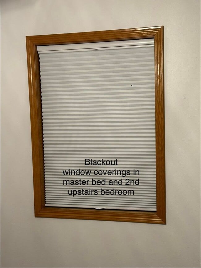 Building Photo - Remodeled 3BR 3BA Duplex in Black Earth –  $2800 month