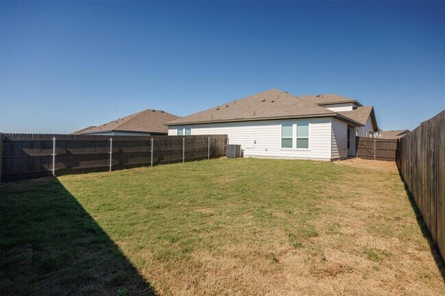 Building Photo - 445 Cross Barn Blvd