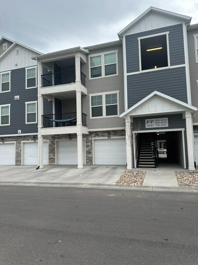 Building Photo - 3727 W 1530 N