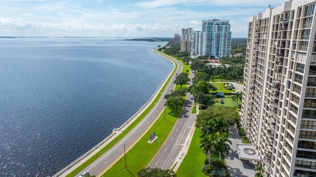 Building Photo - 3301 Bayshore Blvd