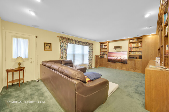 Building Photo - 2344 Appleby Dr