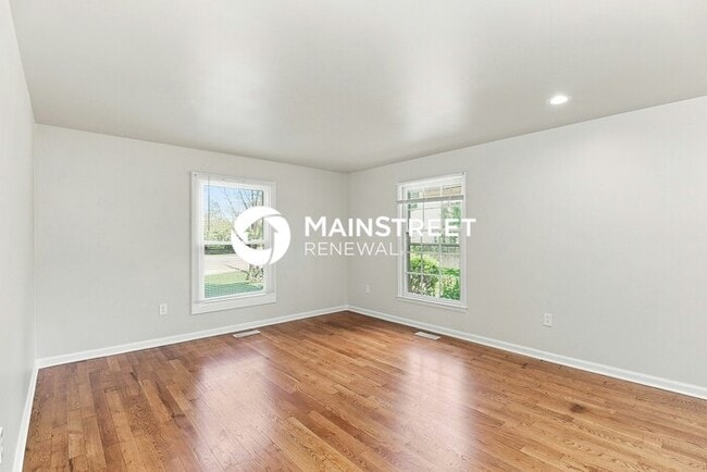 Building Photo - 3 Bedroom Pet-Friendly Home in Charlotte, NC with Main Street Renewal